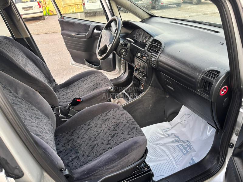 Opel Zafira 