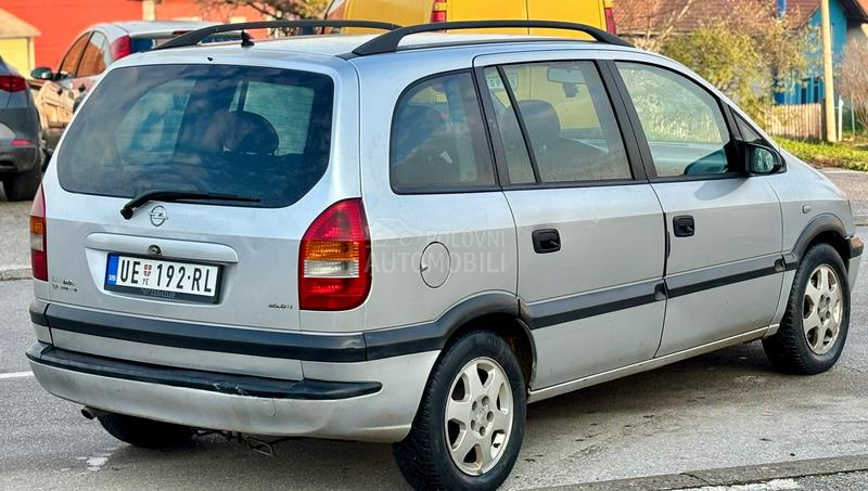 Opel Zafira 