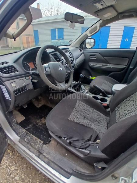 Mitsubishi L200 