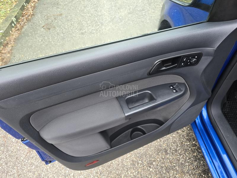 Volkswagen Caddy 1.6Tdi  7 SEDISTA