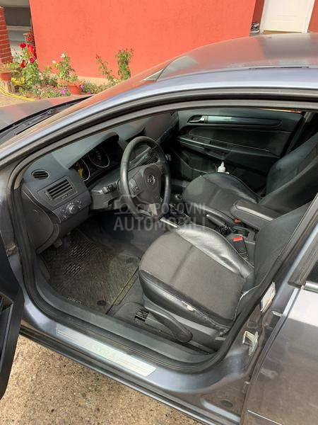 Opel Astra H 1.9 CDTI 16v