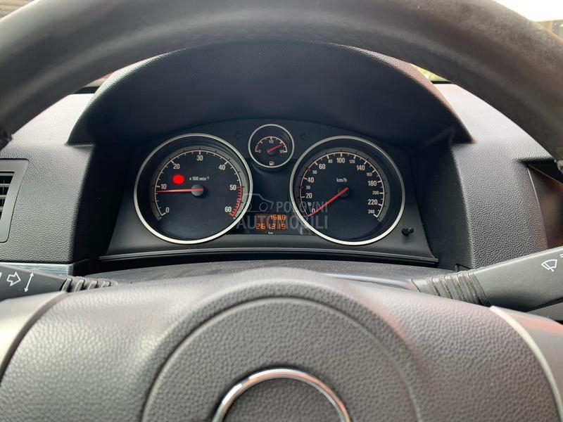 Opel Astra H 1.9 CDTI 16v