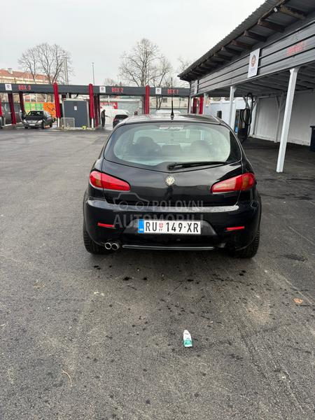 Alfa Romeo 147 1.9 16v