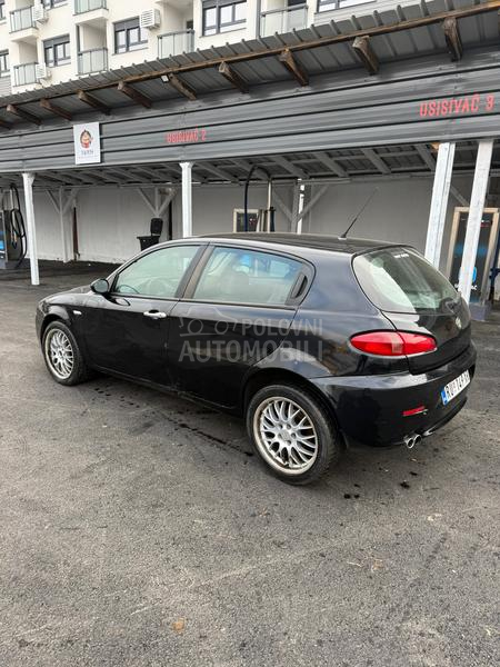 Alfa Romeo 147 1.9 16v