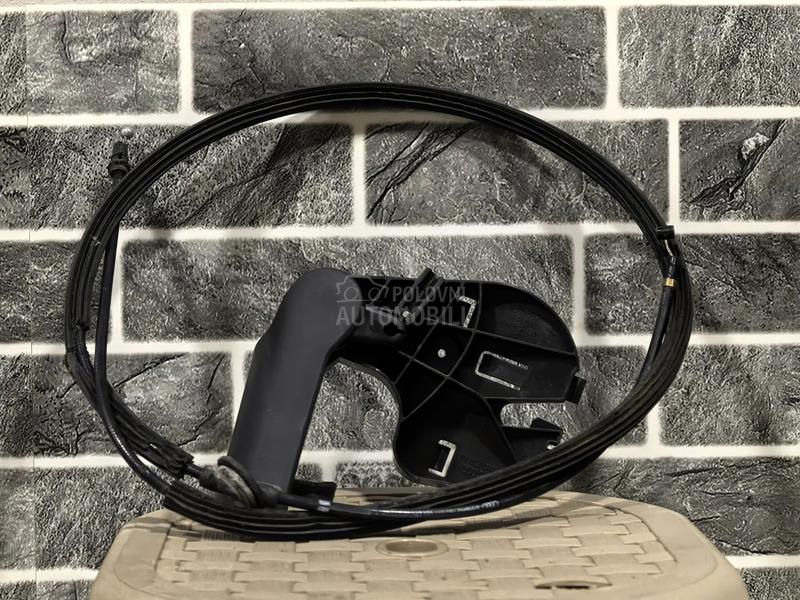 Rucica za otvaranje haube