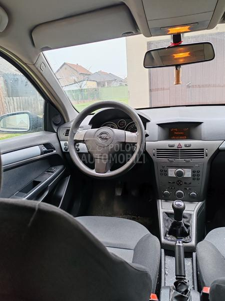 Opel Astra H 