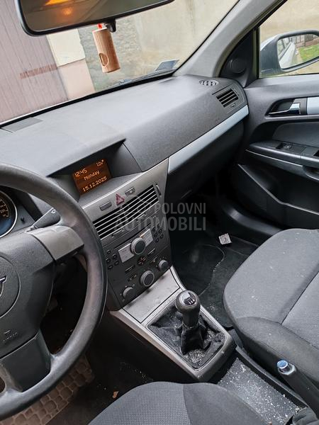 Opel Astra H 