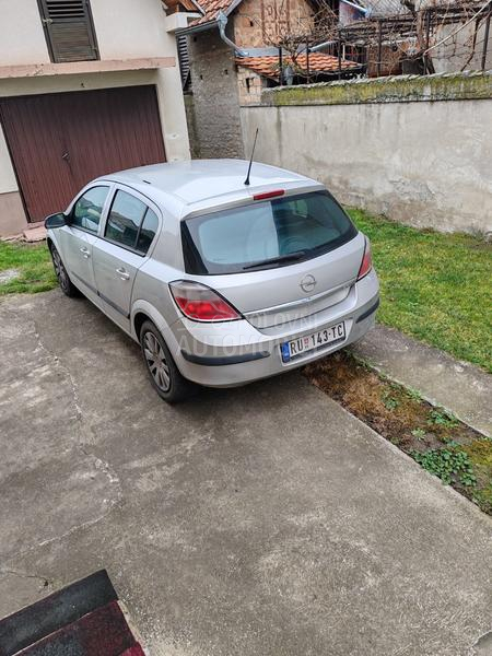 Opel Astra H 