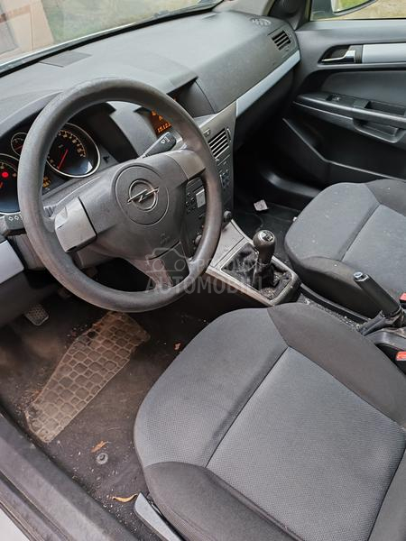 Opel Astra H 