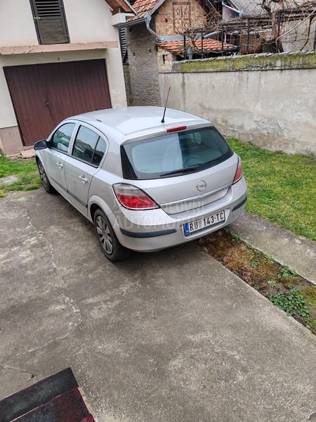 Opel Astra H 