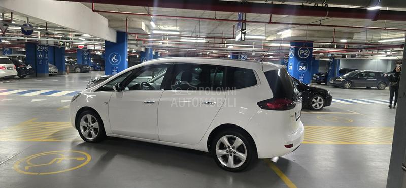 Opel Zafira 