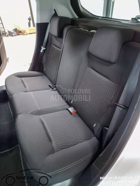 Peugeot 208 4 Sedista N1