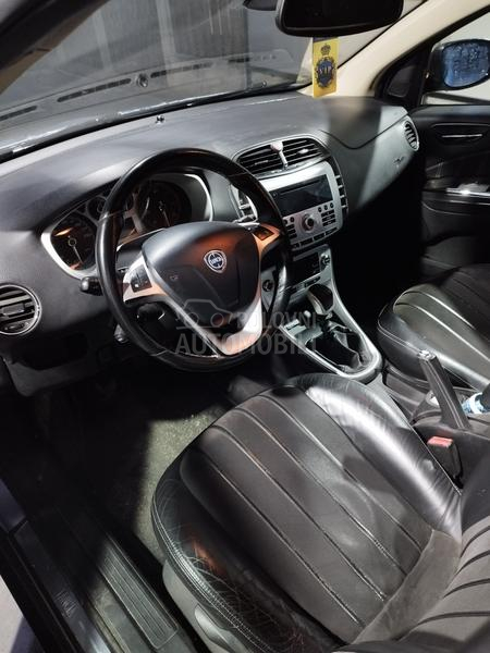Lancia Delta 1.6 mjet