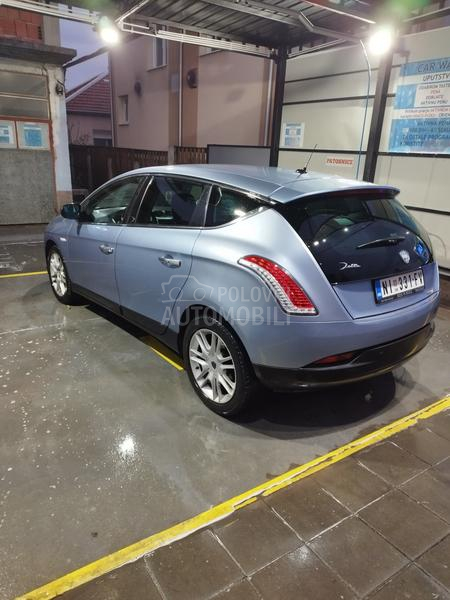 Lancia Delta 1.6 mjet