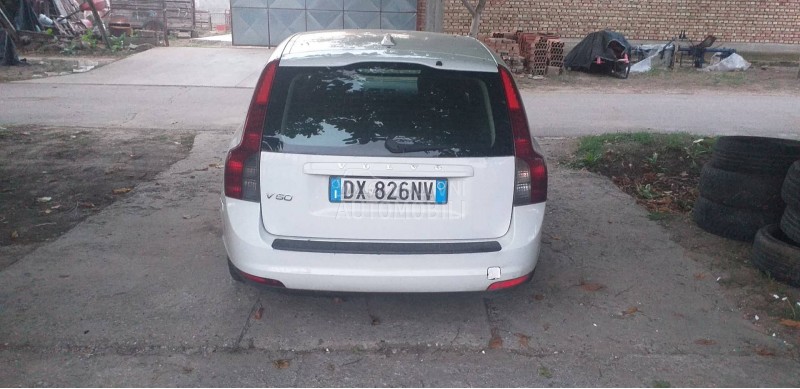 Volvo V50 1.6 D table