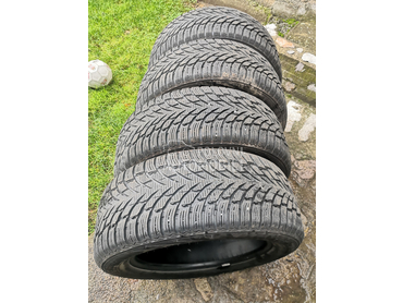 Nokian 235/55 R17 Zimska