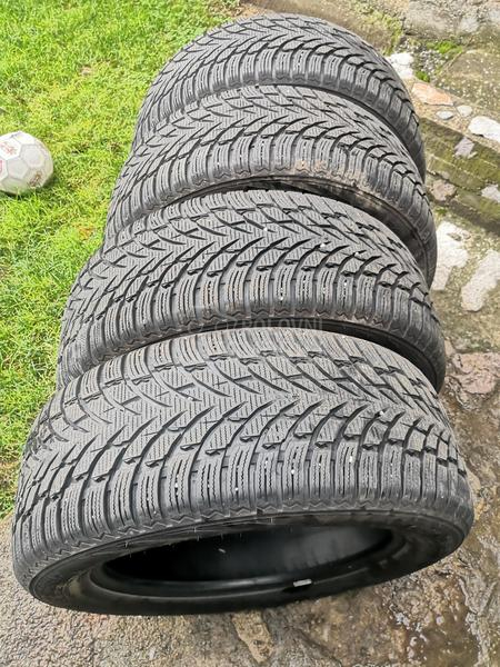Nokian 235/55 R17 Zimska