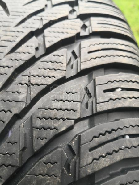 Nokian 235/55 R17 Zimska