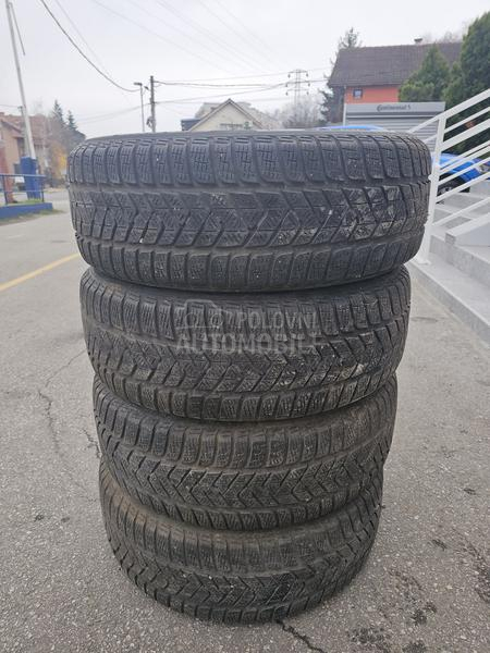 Pirelli 215/55 R18 Zimska