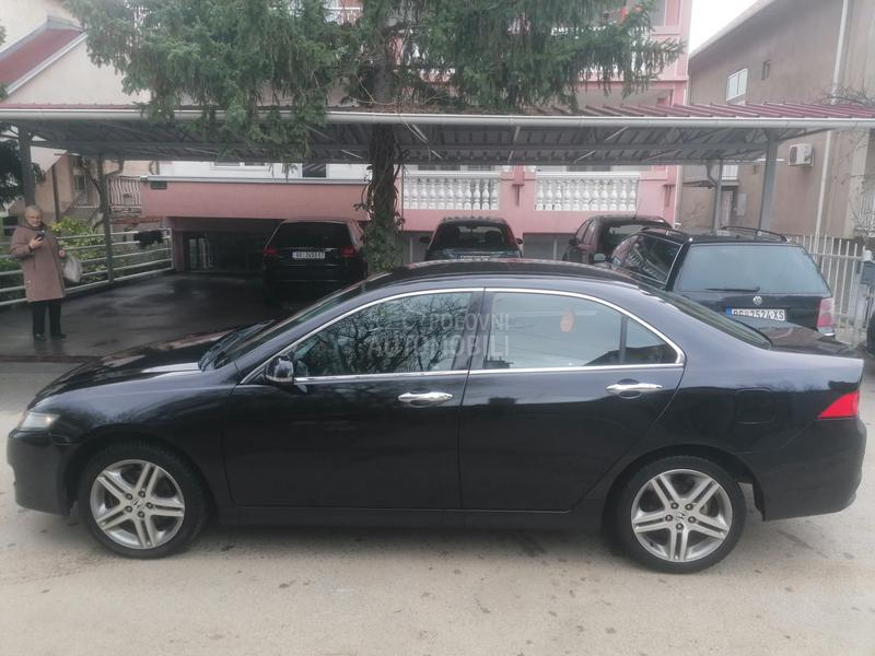 Honda Accord 2.2 D. o. p. I. s.