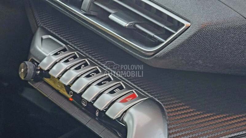 Peugeot 3008 1.6BLUHDI NOV