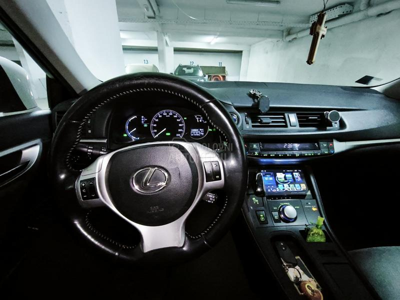 Lexus CT 200h 
