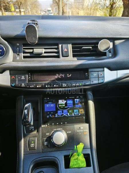 Lexus CT 200h 