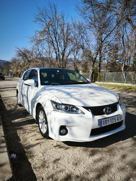 Lexus CT 200h 