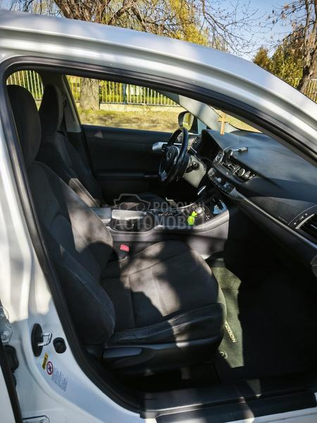 Lexus CT 200h 
