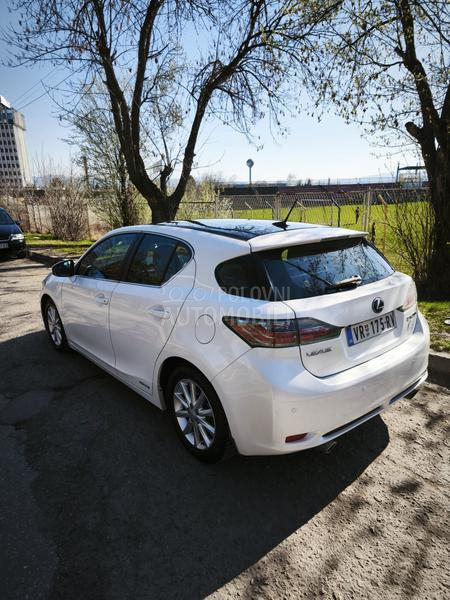 Lexus CT 200h 
