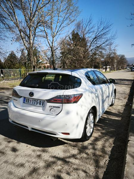 Lexus CT 200h 