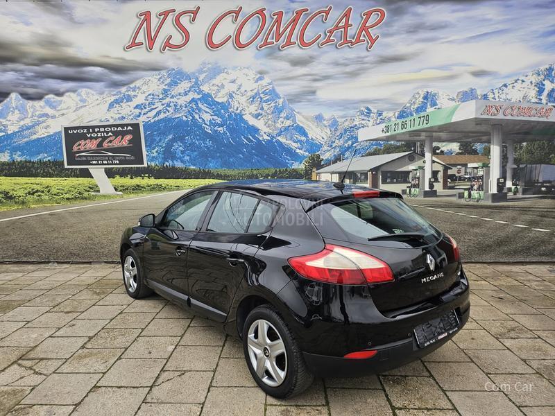 Renault Megane 1.5 D C I / n a v i