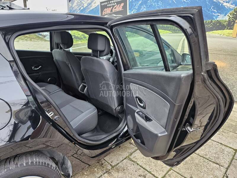 Renault Megane 1.5 D C I / n a v i