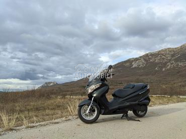 Suzuki Burgman 200 UH200