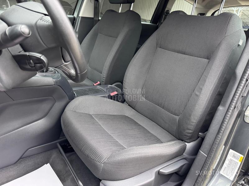 Peugeot 5008 1.6eHdi 114 LED