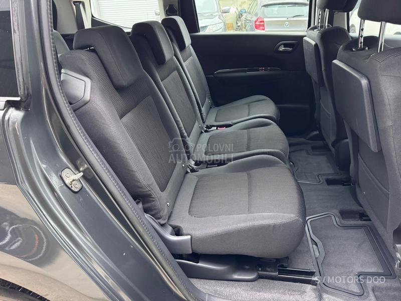 Peugeot 5008 1.6eHdi 114 LED