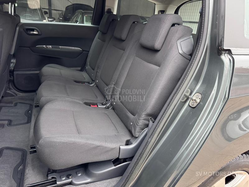 Peugeot 5008 1.6eHdi 114 LED