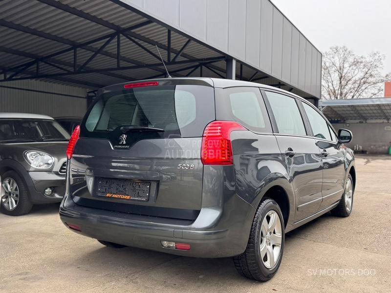 Peugeot 5008 1.6eHdi 114 LED