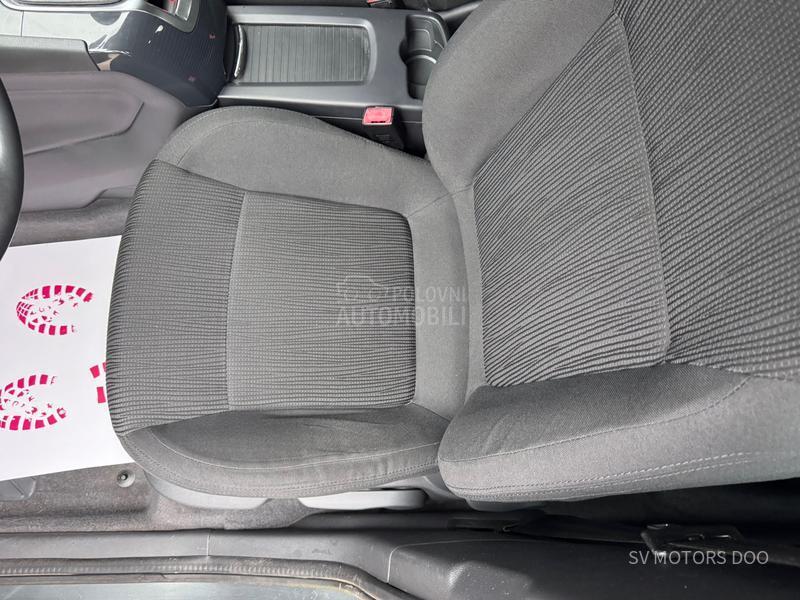 Peugeot 5008 1.6eHdi 114 LED