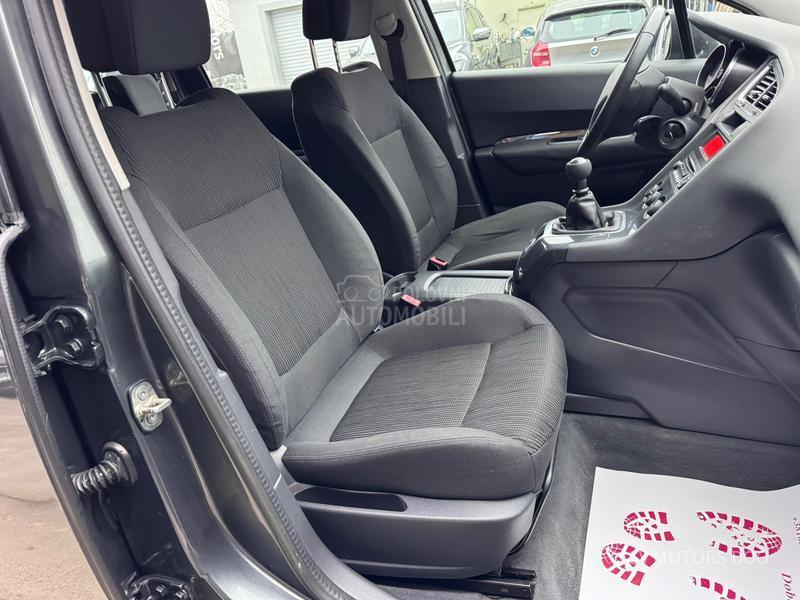 Peugeot 5008 1.6eHdi 114 LED