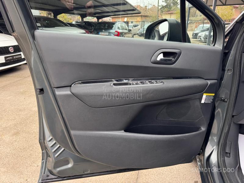 Peugeot 5008 1.6eHdi 114 LED