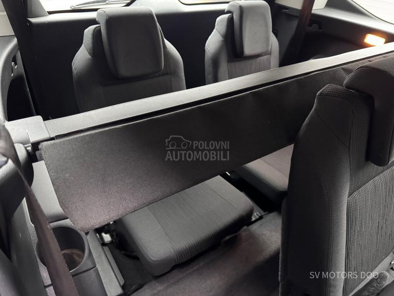 Peugeot 5008 1.6eHdi 114 LED