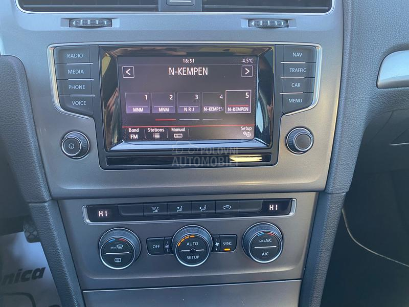 Volkswagen Golf 7 1,6 tdi P A N O