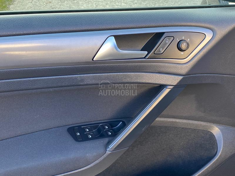 Volkswagen Golf 7 1,6 tdi P A N O