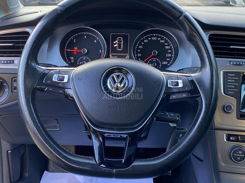 Volkswagen Golf 7 1,6 tdi P A N O