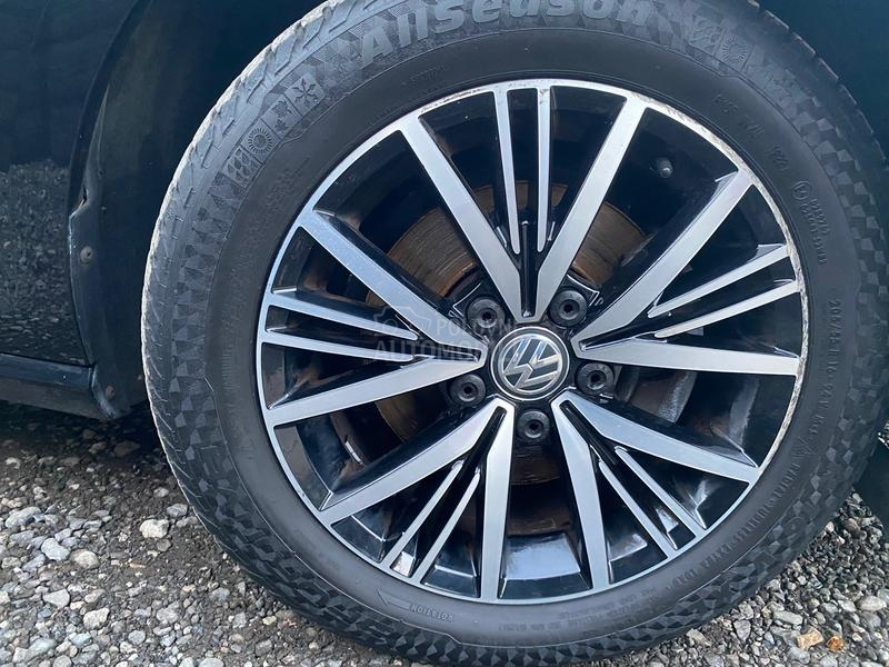 Volkswagen Golf 7 1,6 tdi P A N O