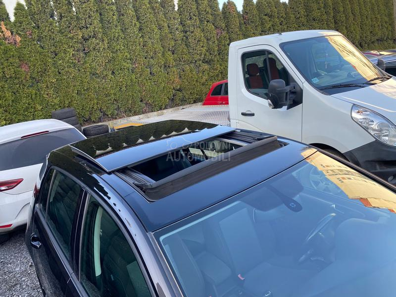 Volkswagen Golf 7 1,6 tdi P A N O