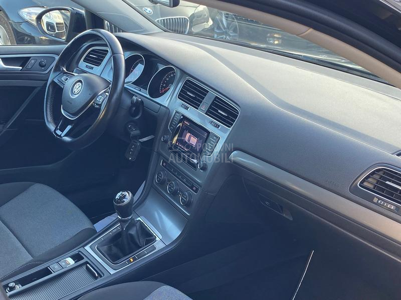 Volkswagen Golf 7 1,6 tdi P A N O