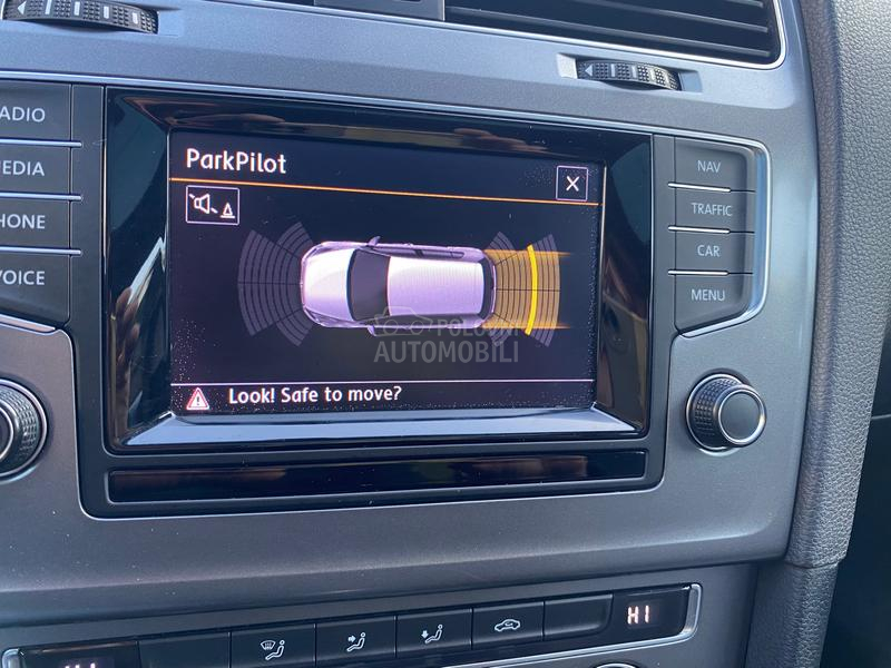 Volkswagen Golf 7 1,6 tdi P A N O