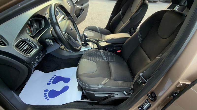 Volvo V40 1.6 D2 MOMENTUM